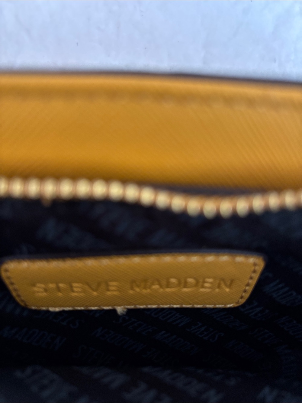 Steve Madden Yellow Crossbody Bag with Studded Multi-Color Strap - Picture 6 of 10